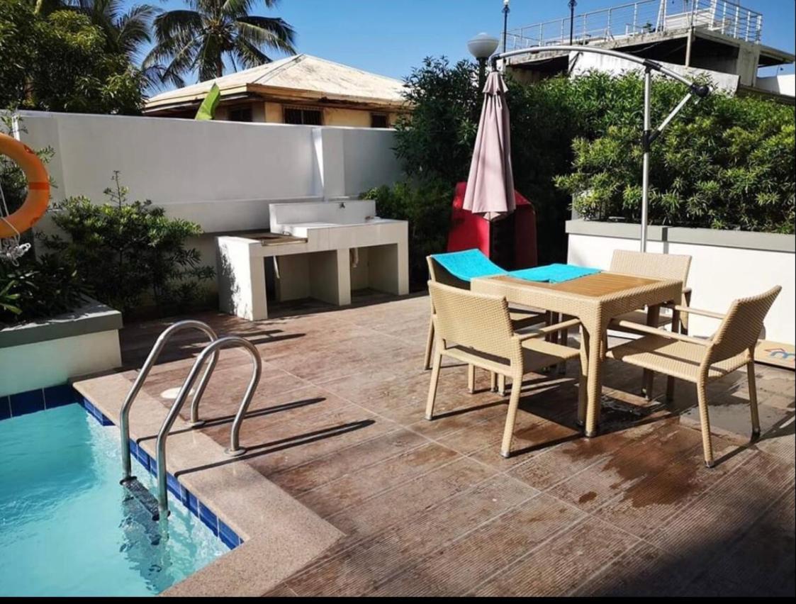 One Spatial Two Bedroom Condominium Unit With Pool And Gym Free Netflix And Wifi Илоило Экстерьер фото