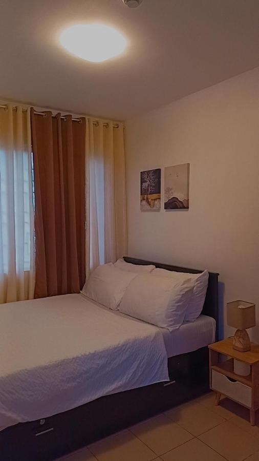 One Spatial Two Bedroom Condominium Unit With Pool And Gym Free Netflix And Wifi Илоило Экстерьер фото